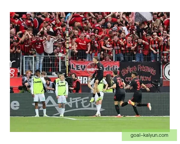 德甲勒沃库森更衣室氛围良好，球队状态持续提升备受关注