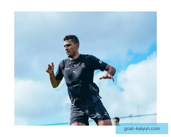 罗德里：攻防转换枢纽状态持续提升，成为球队中场的关键核心